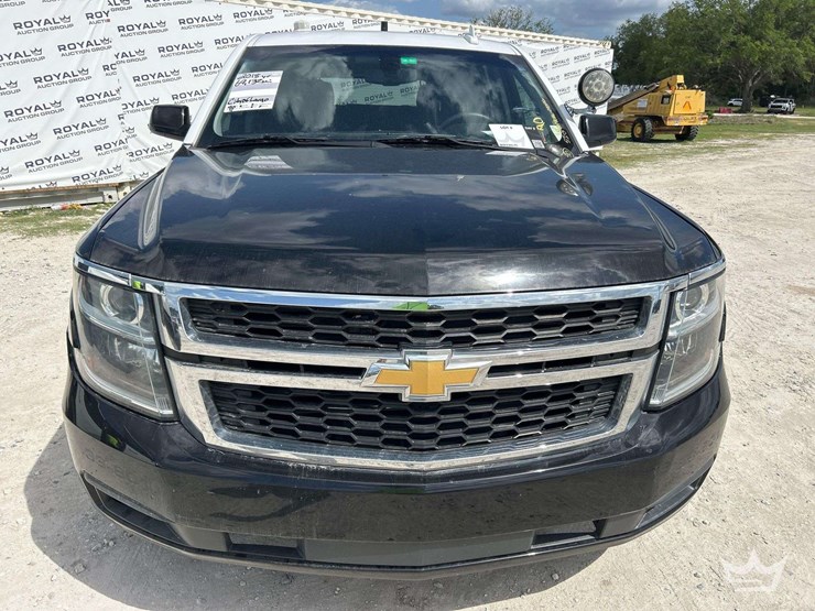 2018-chevrolet-tahoe-image-21