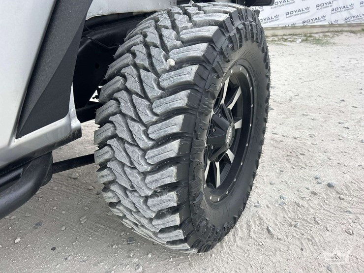2011-jeep-wrangler-sport-image-21