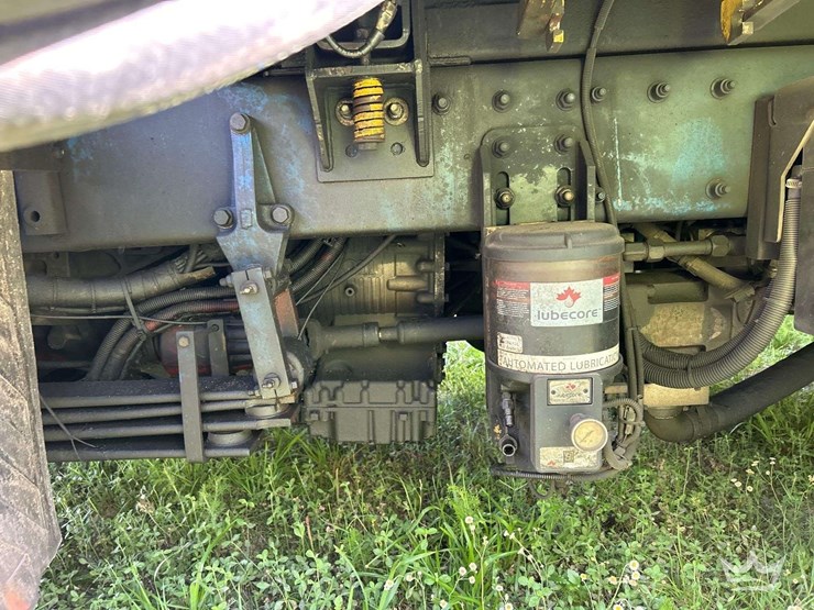2019-peterbilt-520-image-18