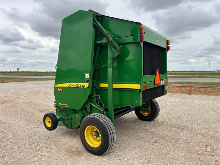 2009-john-deere-568-image-15