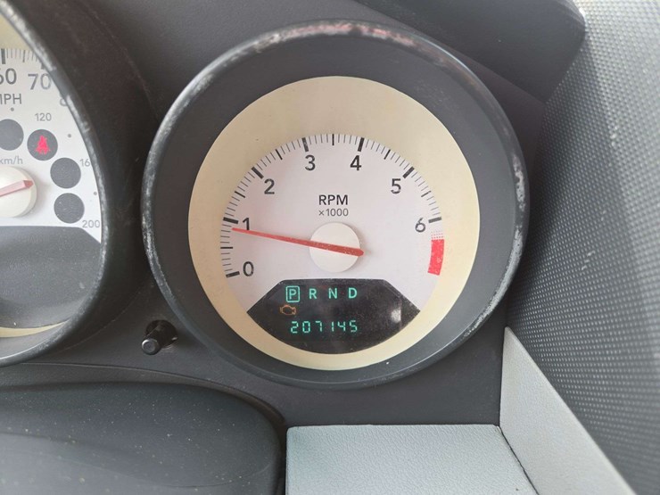 2007-dodge-caliber-sxt-image-13