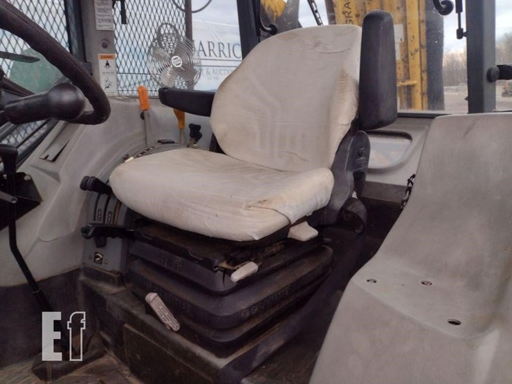 2002-massey-ferguson-4233-image-14