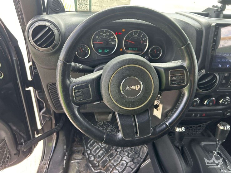 2013-jeep-wrangler-image-12