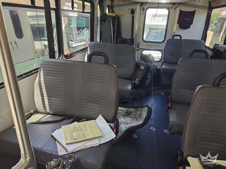 2017-ford-e450-image-25