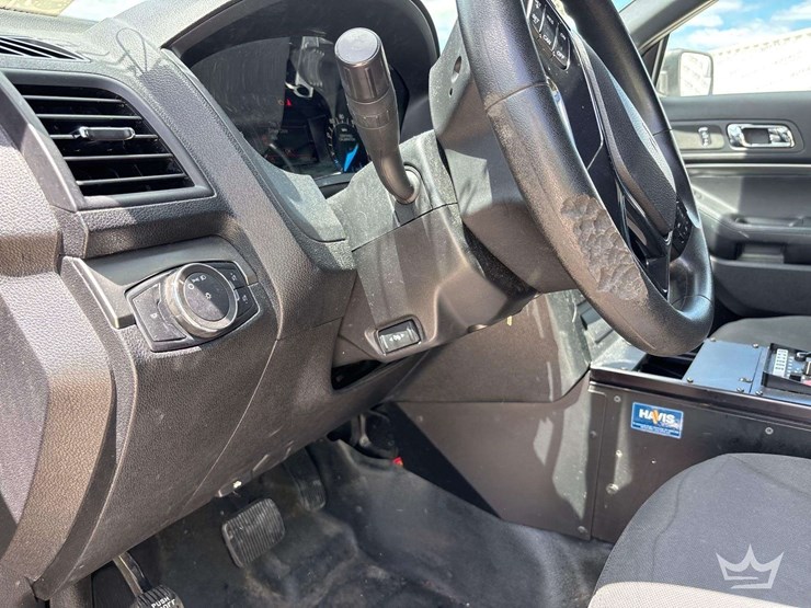 2017-ford-explorer-image-14