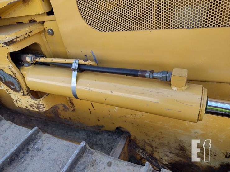 2004-deere-650h-image-37