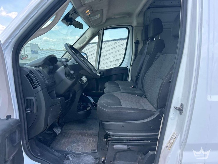 2022-ram-promaster-2500-image-11