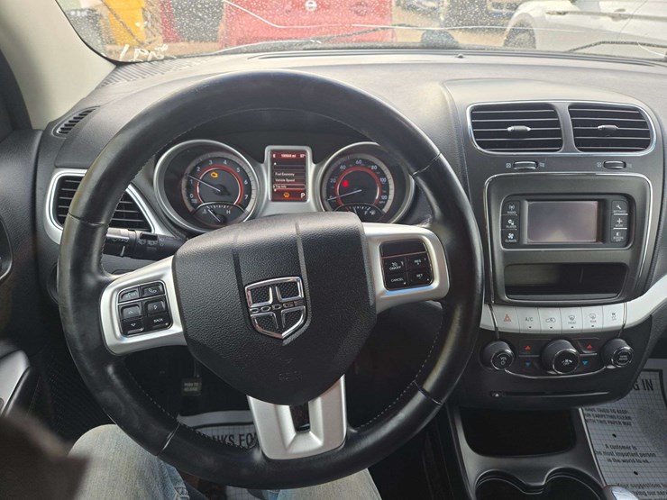 2013-dodge-journey-sxt-image-13