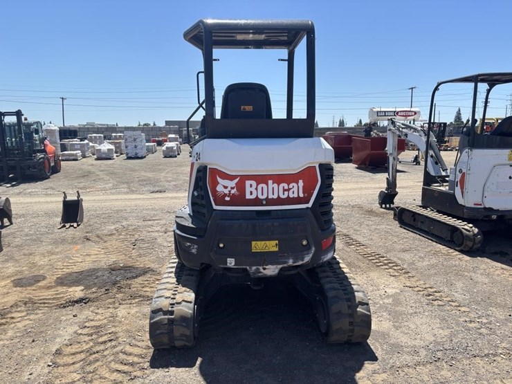 2021-bobcat-e26-image-7