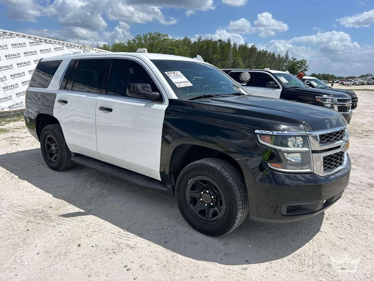 2018-chevrolet-tahoe-image-2