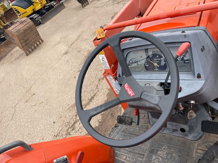 #4056-•-kubota-tractor-image-54