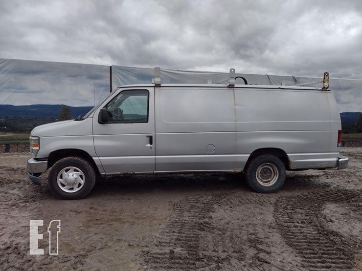 2012-ford-e250-image-1
