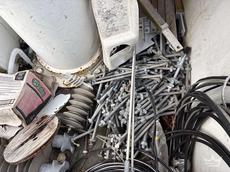 2010-freightliner-m2-106-image-21