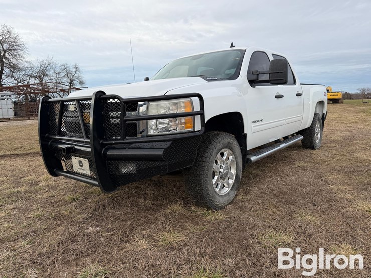 2011-chevrolet-2500hd-image-1