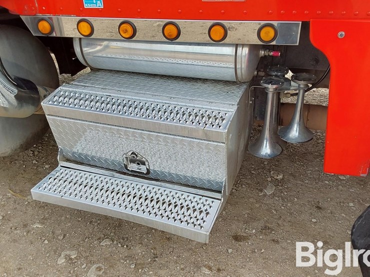 2003-peterbilt-379-image-18