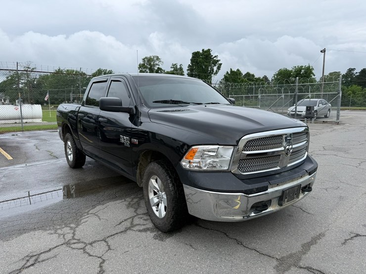 2019-dodge-1500-image-2
