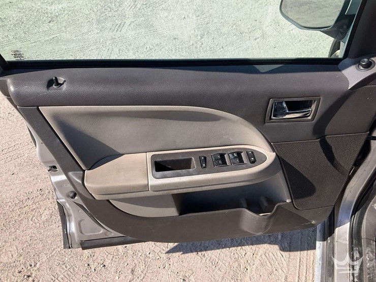 2008-ford-taurus-x-image-9