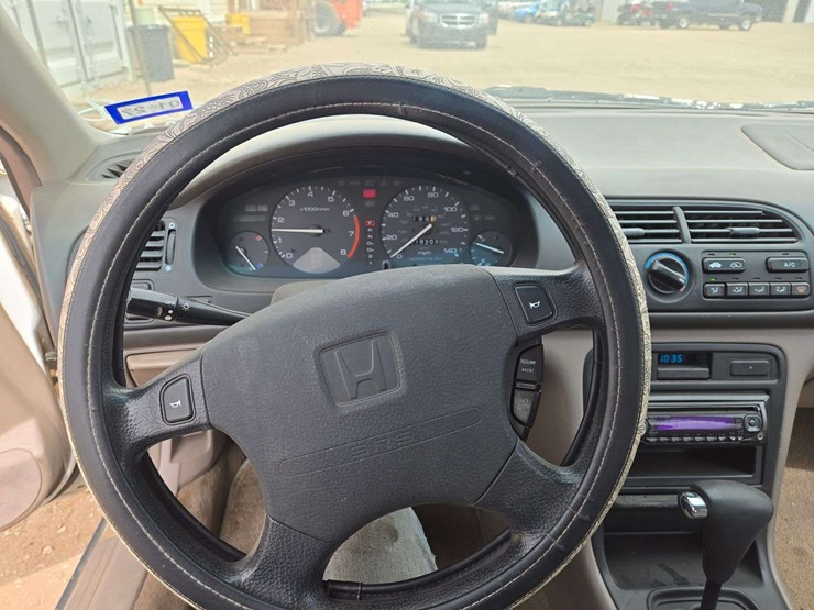 1994-honda-accord-ex-sedan-4d-image-9