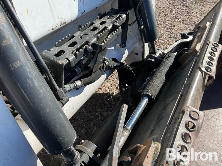 2018-bobcat-t740-image-18