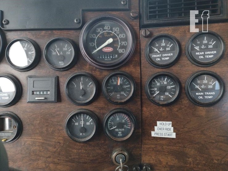 1993-peterbilt-379-image-8