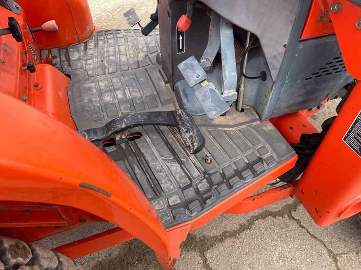 #4054-•-kubota-tractor-image-43
