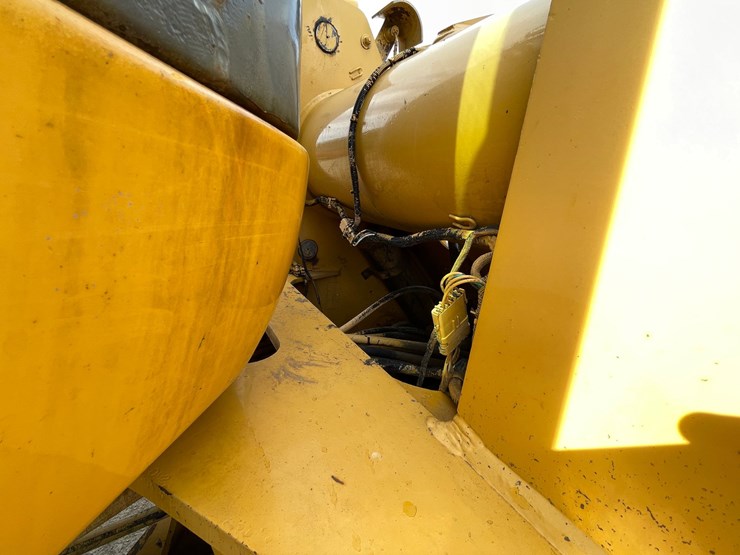 2000-deere-544h-image-24