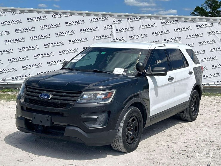 2016-ford-explorer-image-1