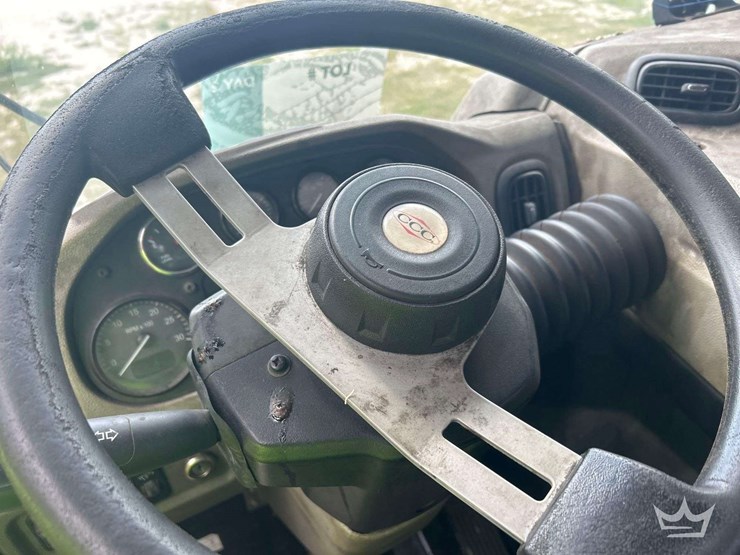 2017-peterbilt-320-image-9