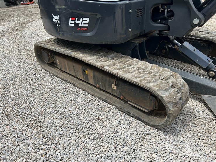 2021-bobcat-e42-image-12