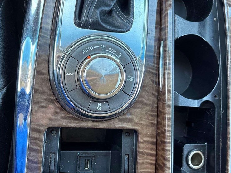 2017-nissan-armada-image-19