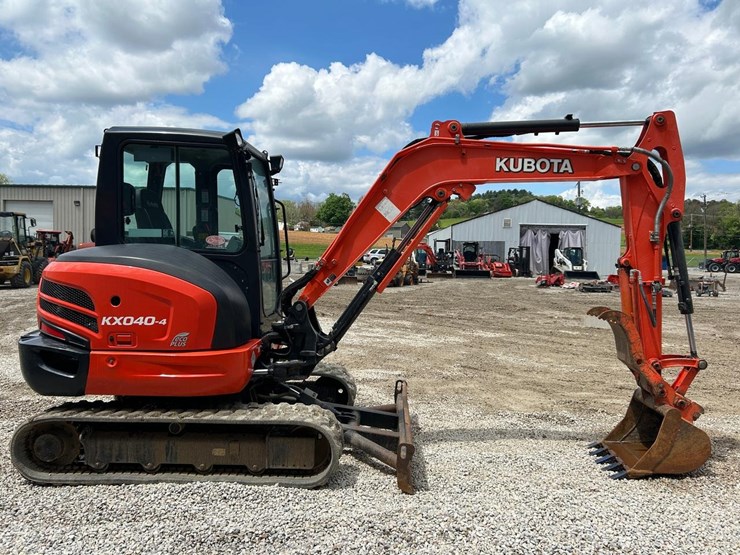 2019-kubota-kx040-4-image-5