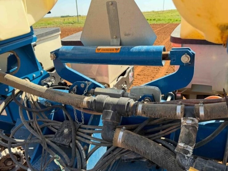 kinze-3200-image-12