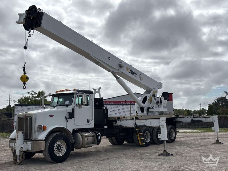 2011-peterbilt-365-image-1