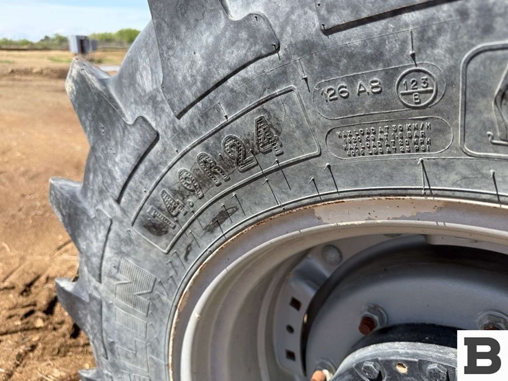 case-ih-farmall-105u-image-25