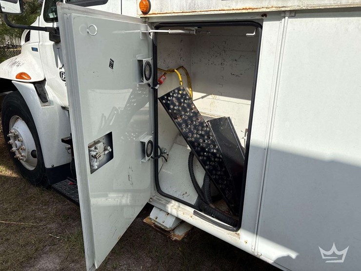 2010-international-durastar-4300-image-30