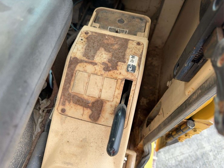 caterpillar-320l-image-34