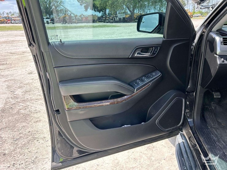 2018-chevrolet-tahoe-image-11
