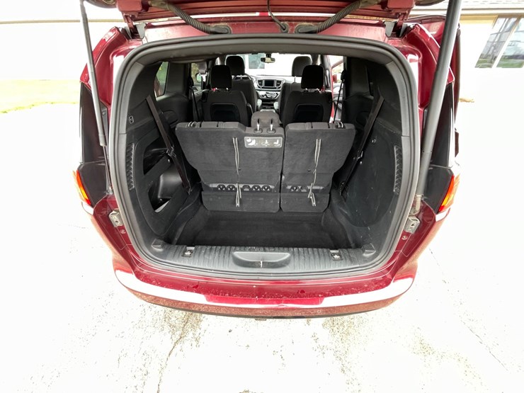 2018-chrysler-pacifica-image-41