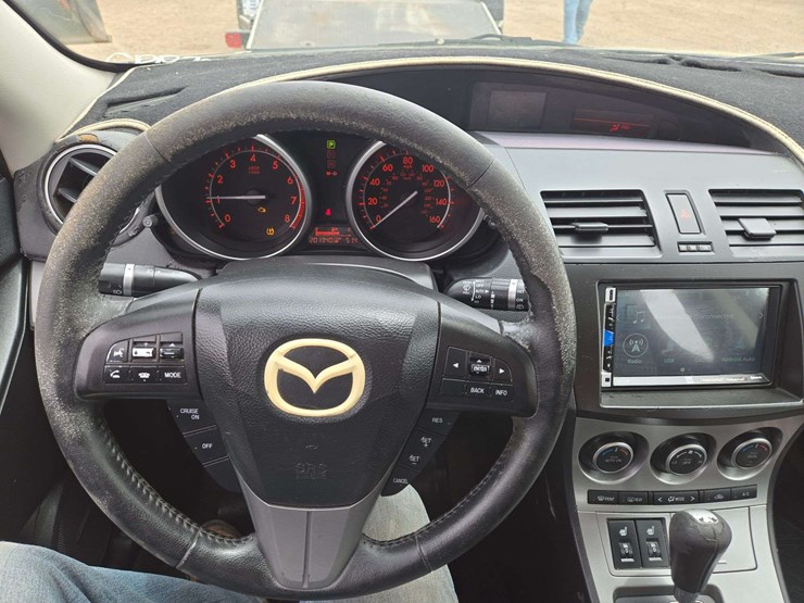 2010-mazda-3s-hatchback-4d-image-11