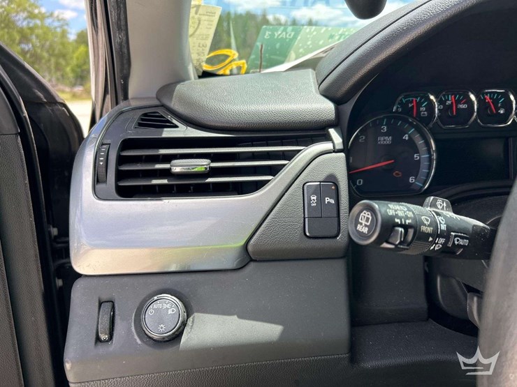 2018-chevrolet-tahoe-image-15