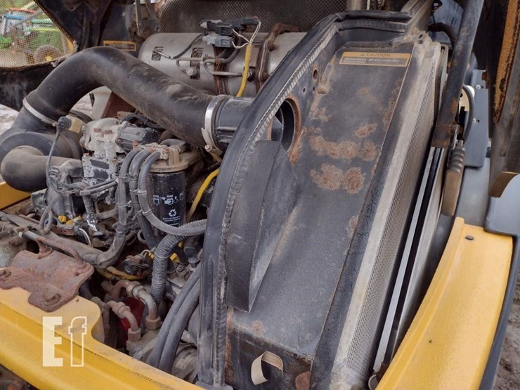 deere-204l-image-39