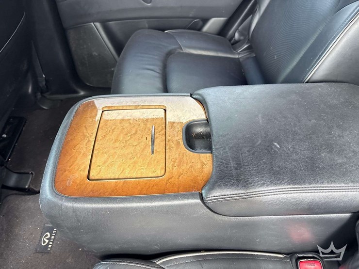 2012-infiniti-qx56-image-22