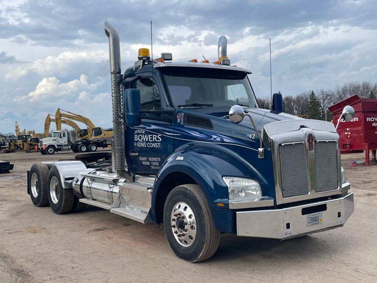 2015-kenworth-t880-image-3