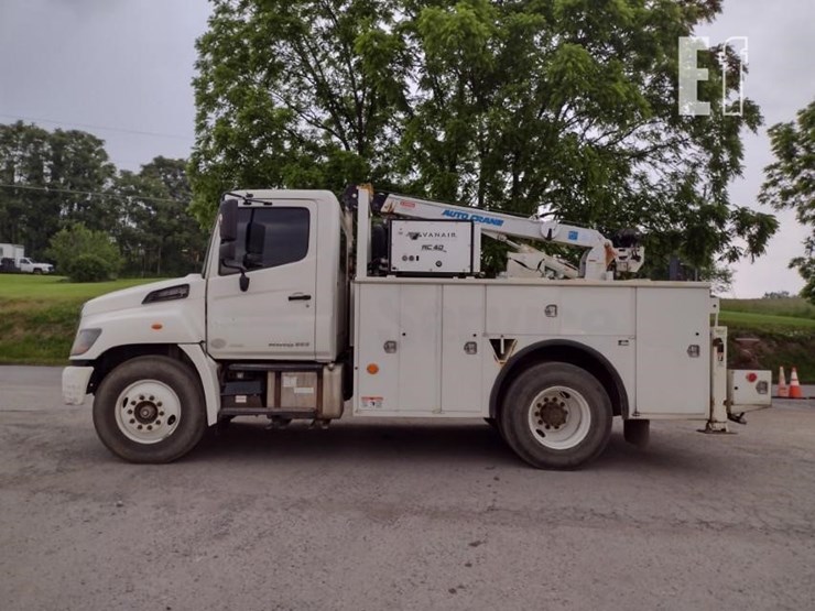 2015-hino-338-image-1