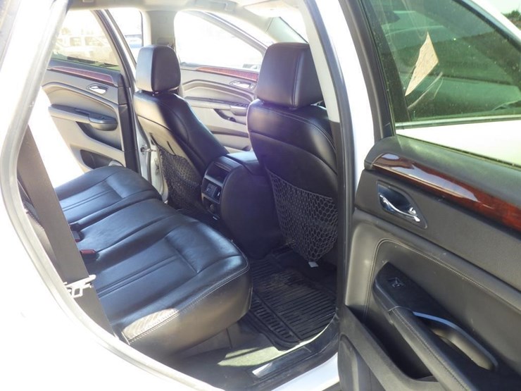 2014-cadillac-srx-image-8