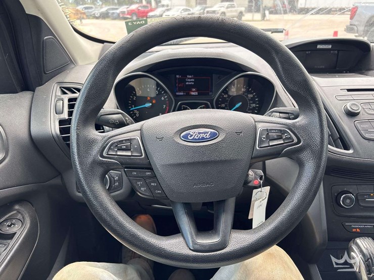 2017-ford-escape-image-14