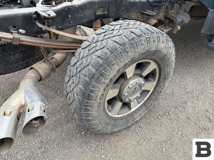2011-ford-f350-image-25
