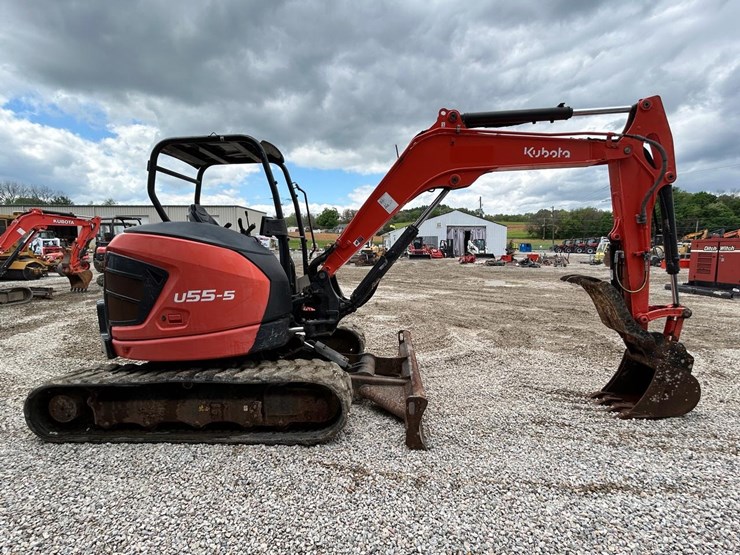 2022-kubota-u55-5-image-5