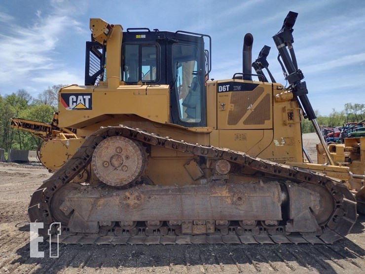 2014-caterpillar-d6t-xw-image-27