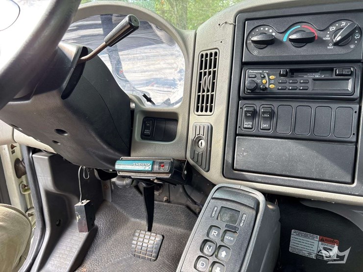 2010-international-durastar-4300-image-43